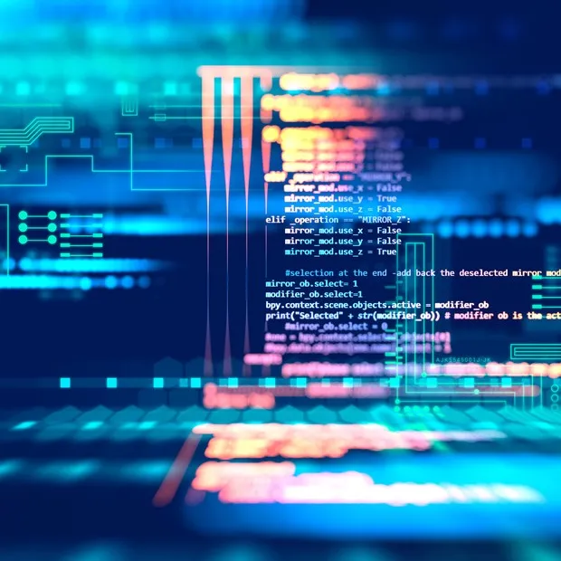 Linhas de código projetadas sobre uma tela azul, representando algoritmos que tomam decisões automatizadas